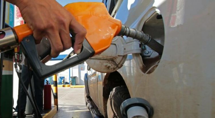 Emblemas reajustan precios y aumenta brecha con Petropar