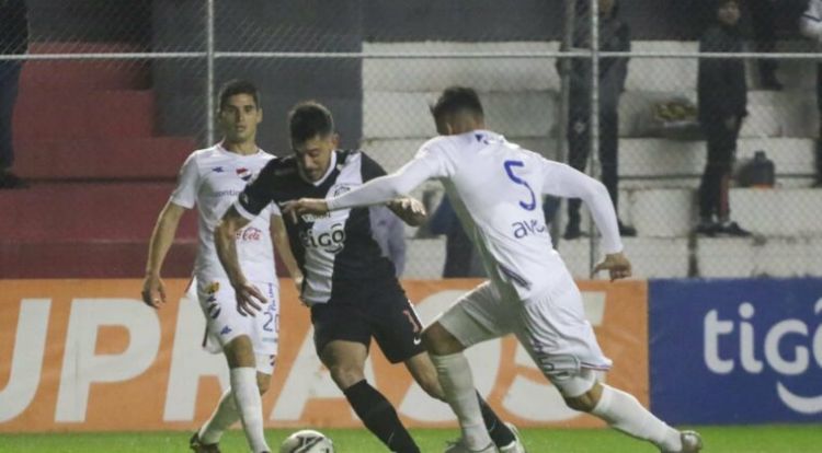 Nacional y Olimpia protagonizan un intenso empate