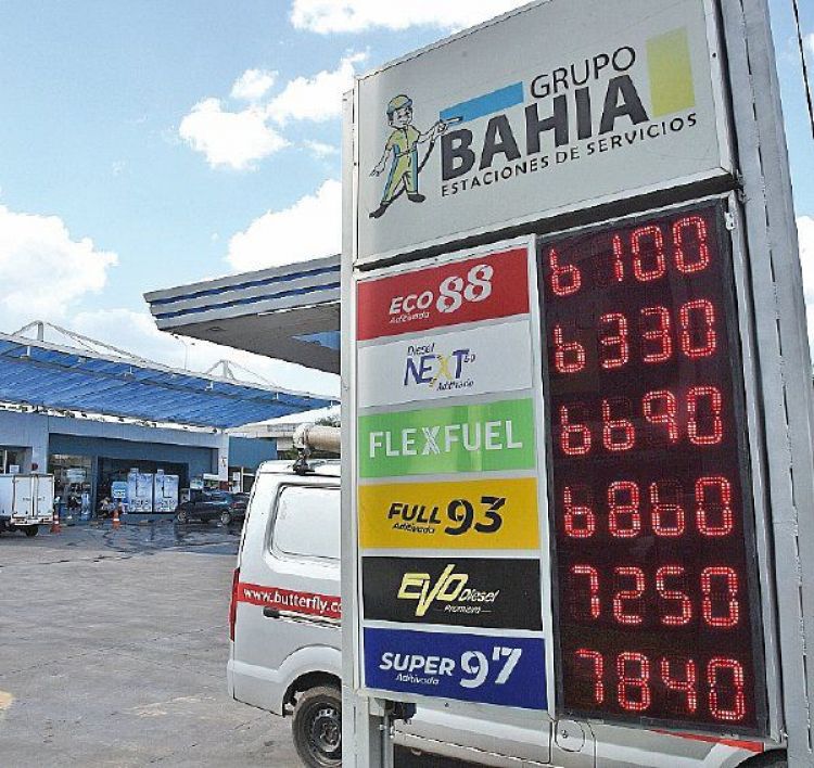 Gasoil y las naftas cuestan desde ayer 600 guaraníes más por litro